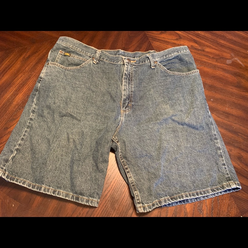 Lee Jeans Denim Mens Size 42 Regular Fit; Hits Above The Knee; Cotton